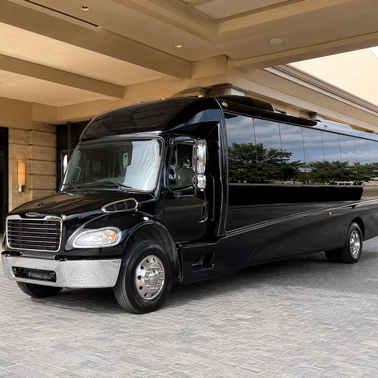 atlanta 28 passenger minibus