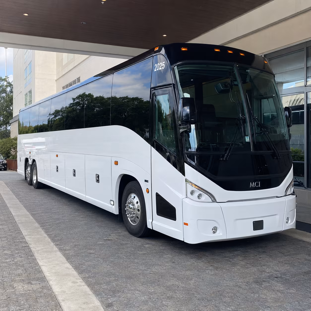 atlanta 54 passenger charter bus