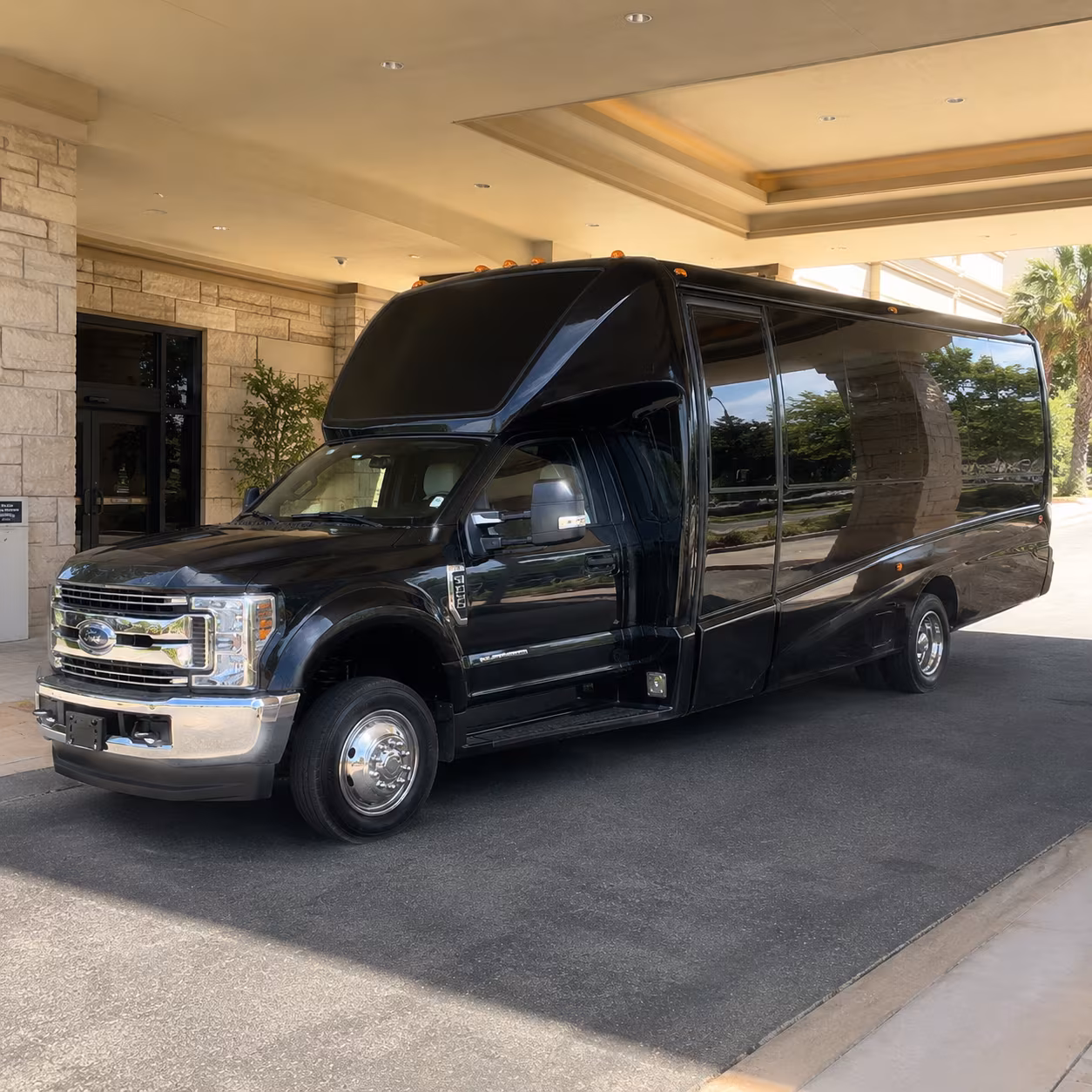 party buses to ameris bank amphitheatre concerts in alpharetta